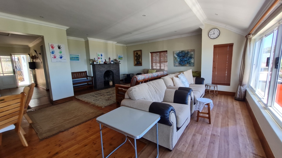 4 Bedroom Property for Sale in Linkside Western Cape